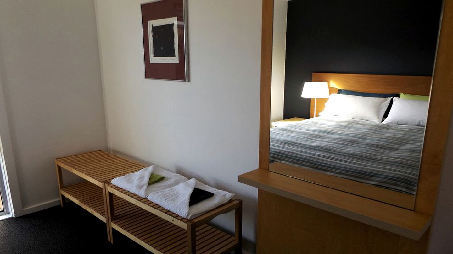 Waterfront Cottage Rental Overlooking Coorong National Park in South Australia