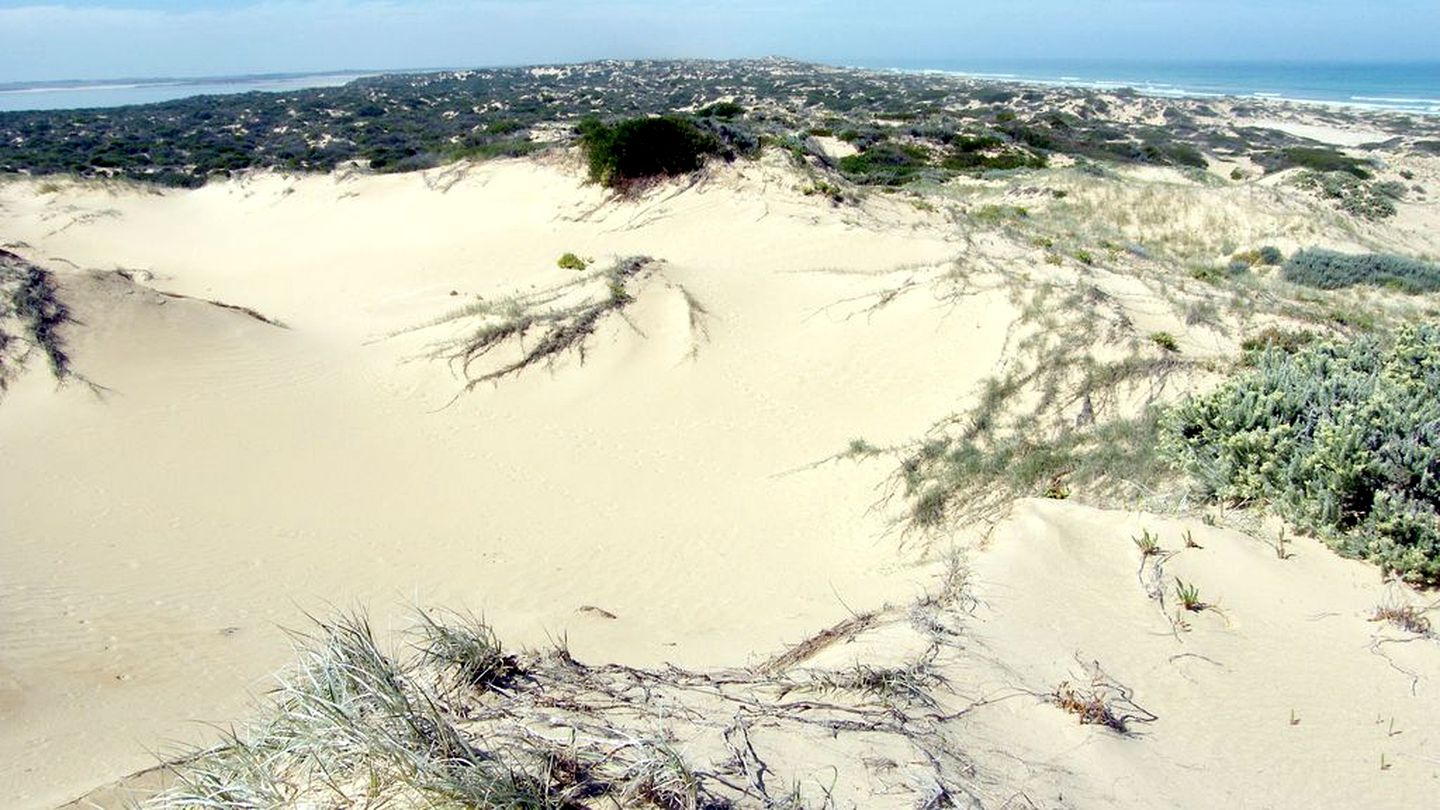 Waterfront Cottage Rental Overlooking Coorong National Park in South Australia
