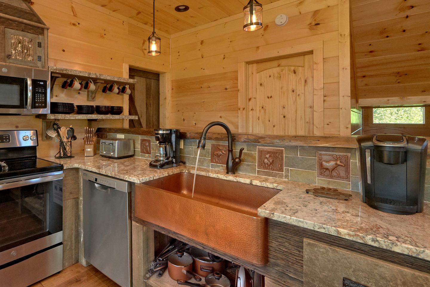 Copper Creek Lodge in Gatlinburg, TN