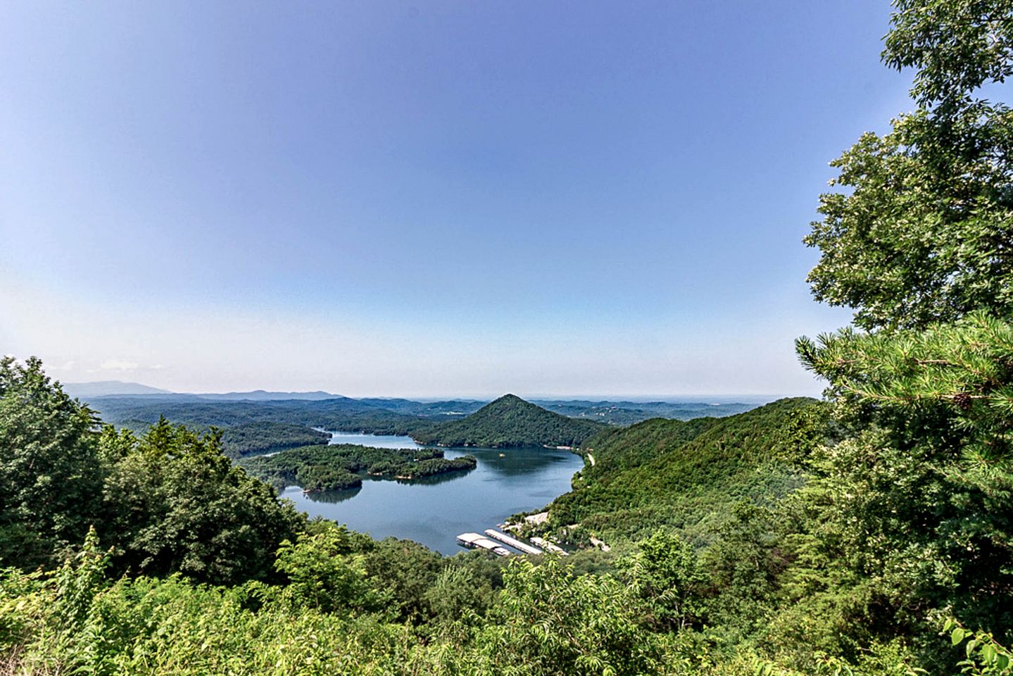 Elegant Copperhill Accommodation Perfect for Luxury Camping in Tennessee