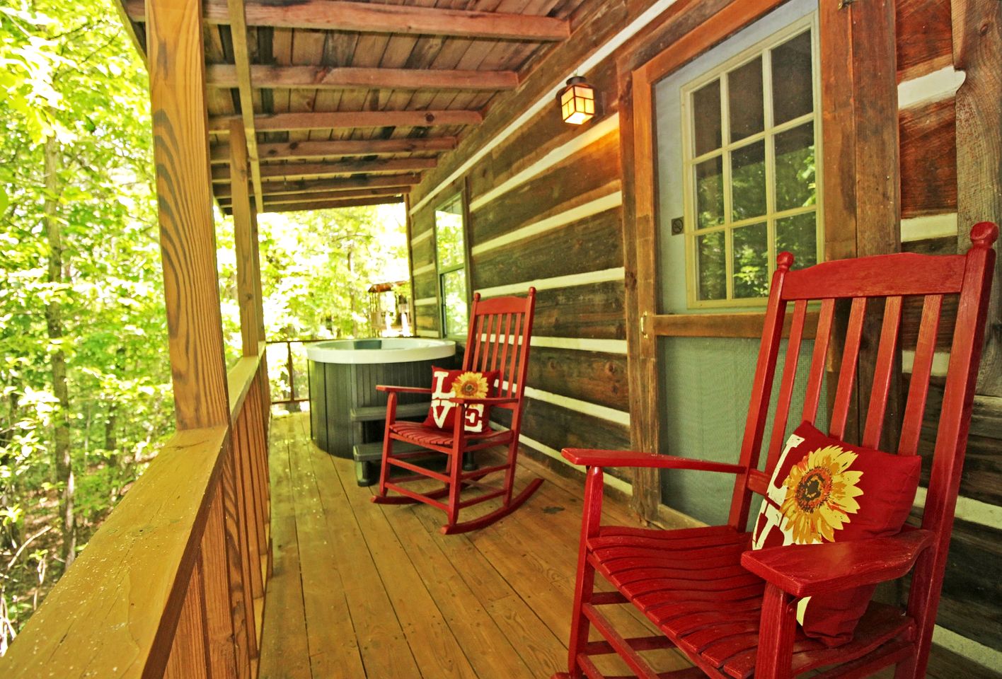 Rustic Copperhill Cabin Perfect for a Romantic Getaway in Tennessee