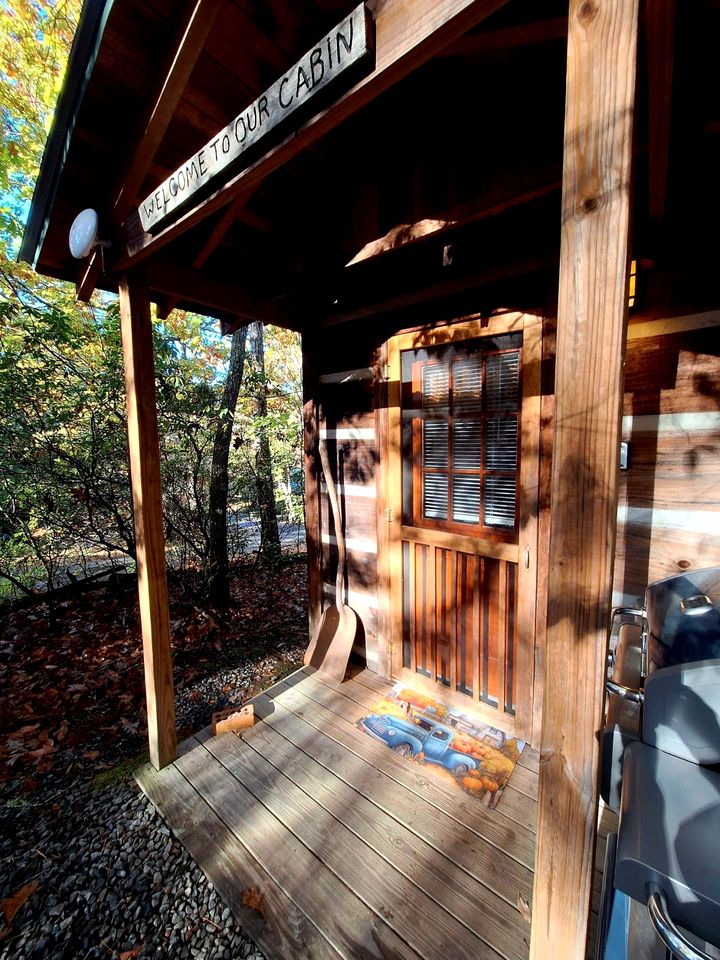 Rustic Copperhill Cabin Perfect for a Romantic Getaway in Tennessee