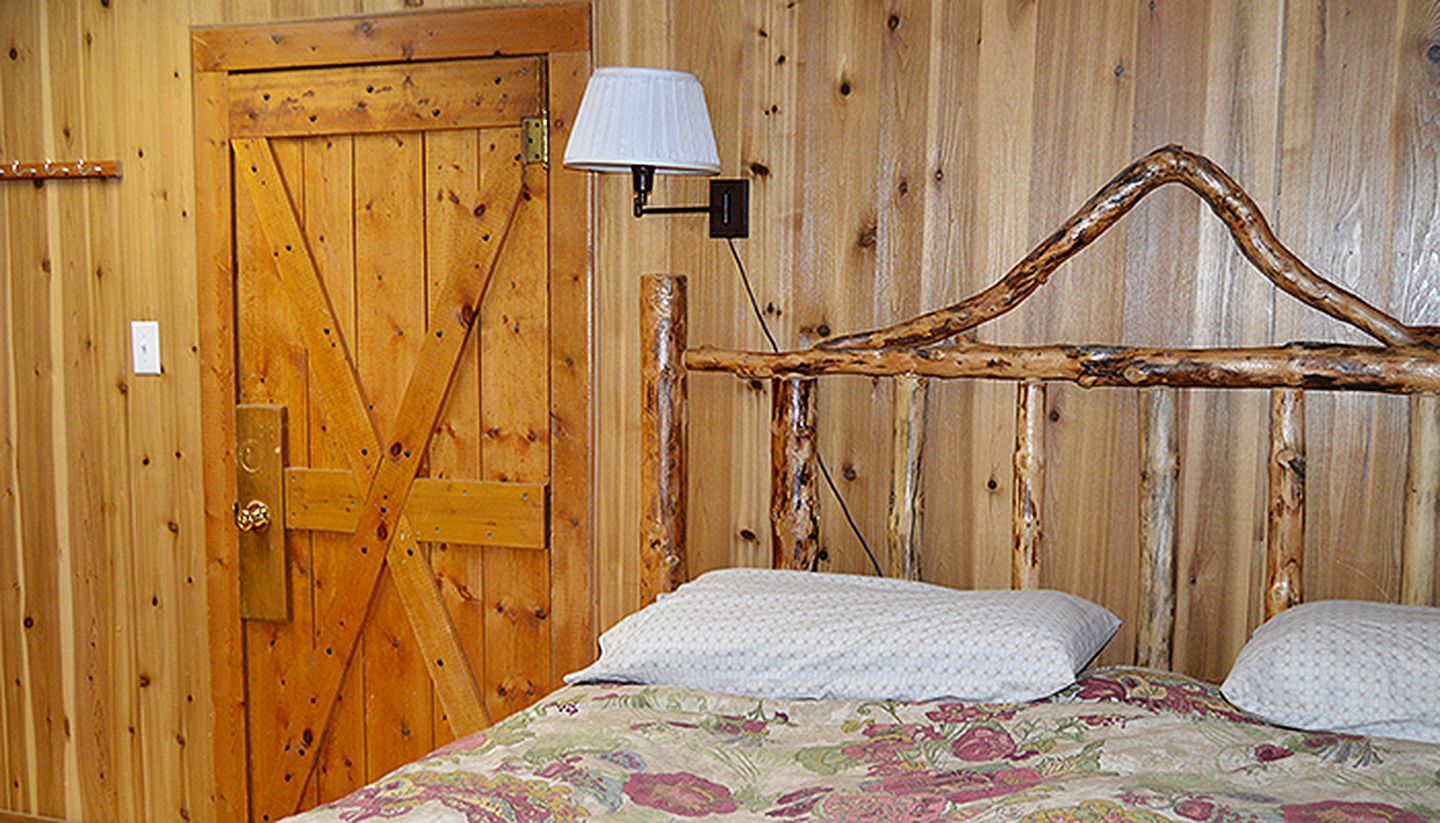 Lodge Suites for Rent in Saratoga, Wyoming