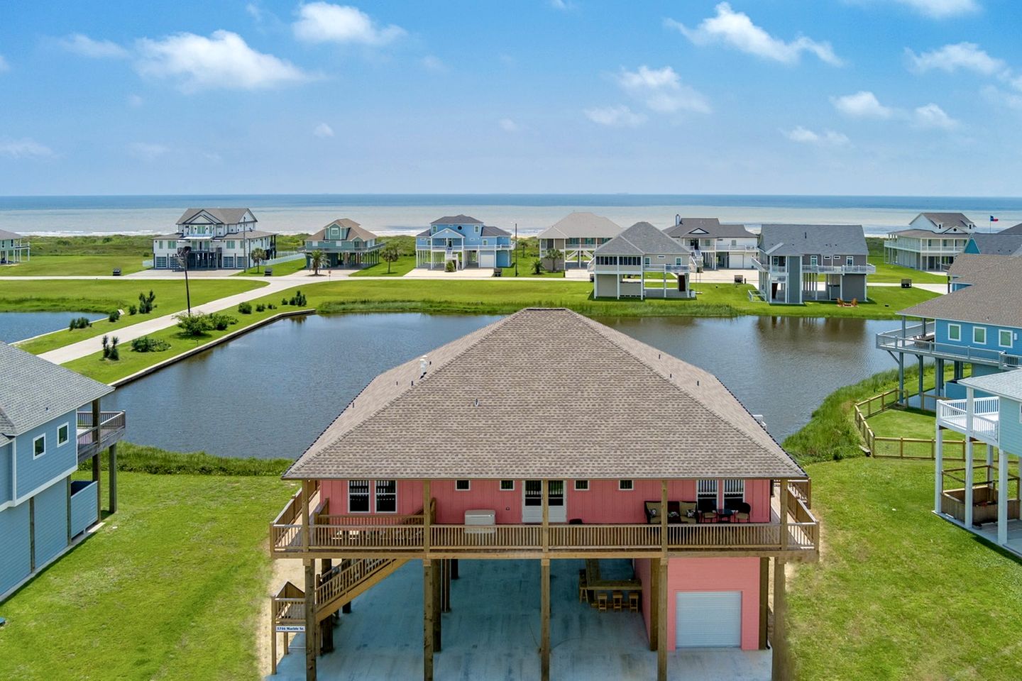 Glorious Beach House with Fantastic Sights in Crystal Beach, Texas