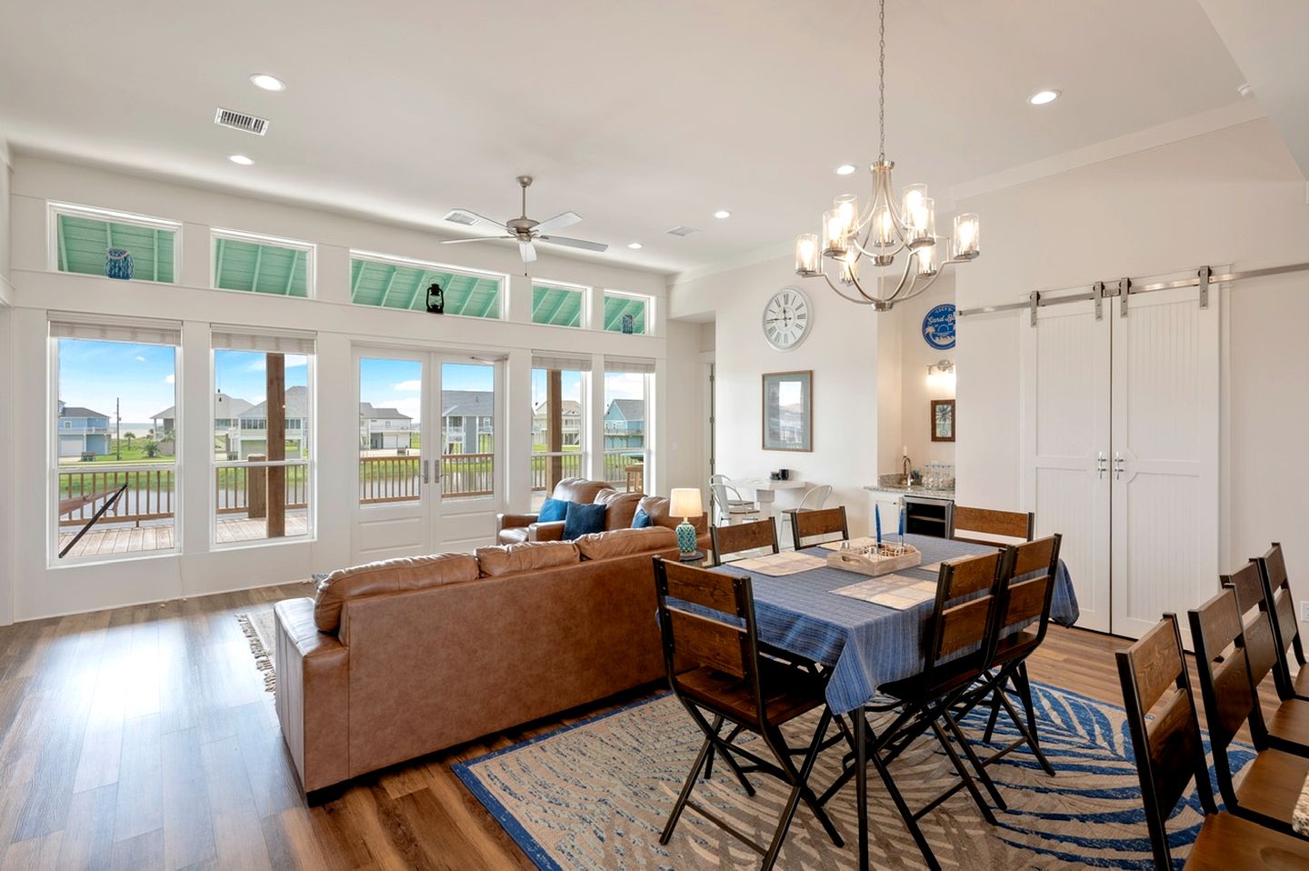 Glorious Beach House with Fantastic Sights in Crystal Beach, Texas