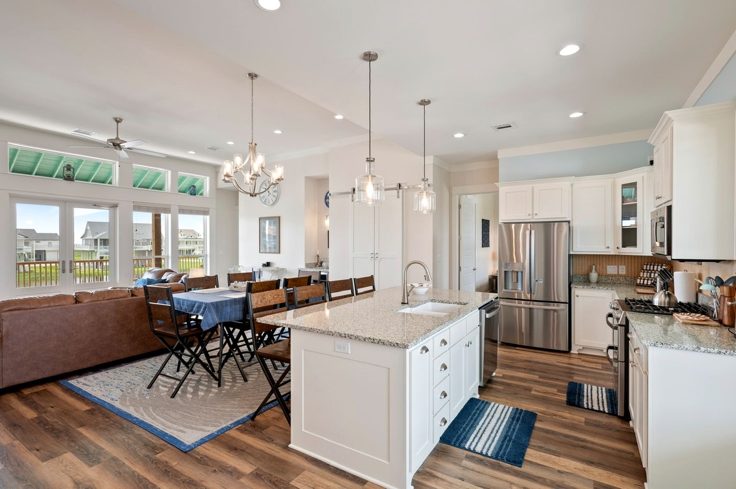 Glorious Beach House with Fantastic Sights in Crystal Beach, Texas