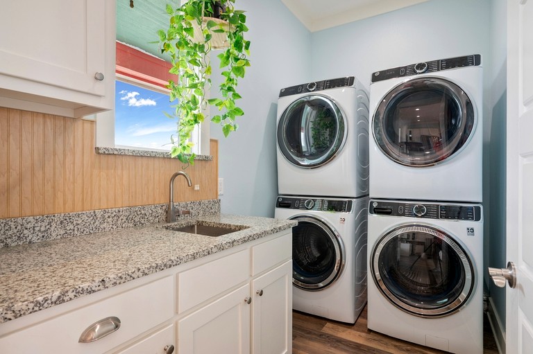 Beach Houses (United States of America, Crystal Beach, Texas)