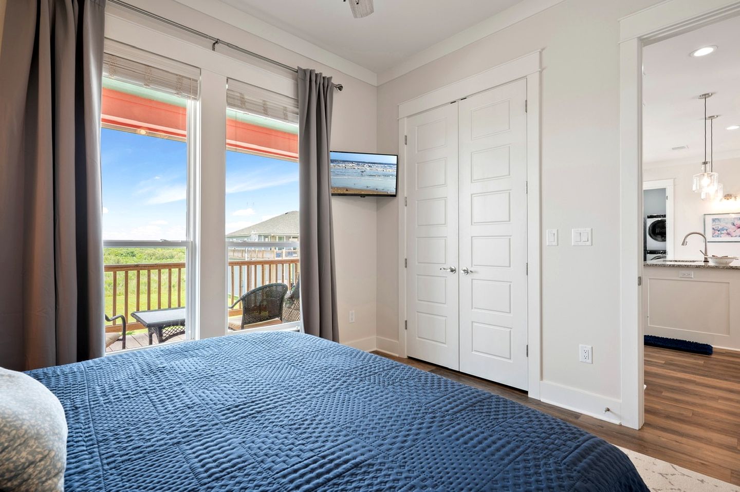 Glorious Beach House with Fantastic Sights in Crystal Beach, Texas