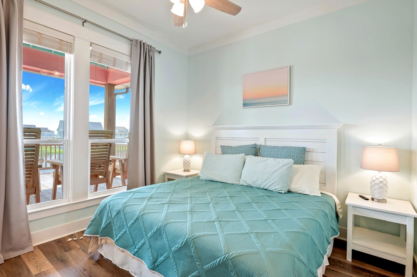 Glorious Beach House with Fantastic Sights in Crystal Beach, Texas