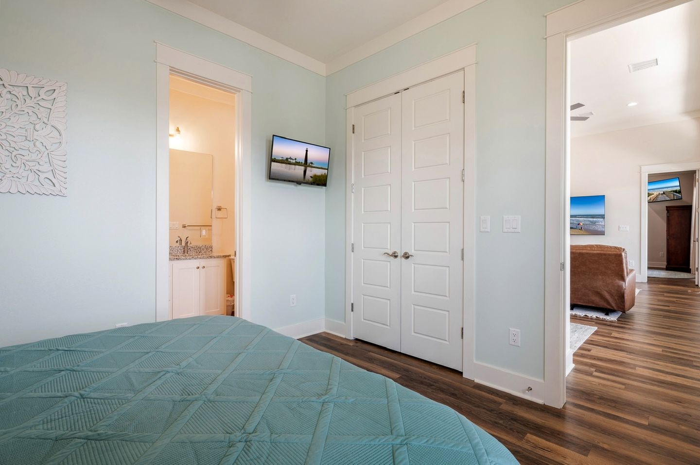 Glorious Beach House with Fantastic Sights in Crystal Beach, Texas