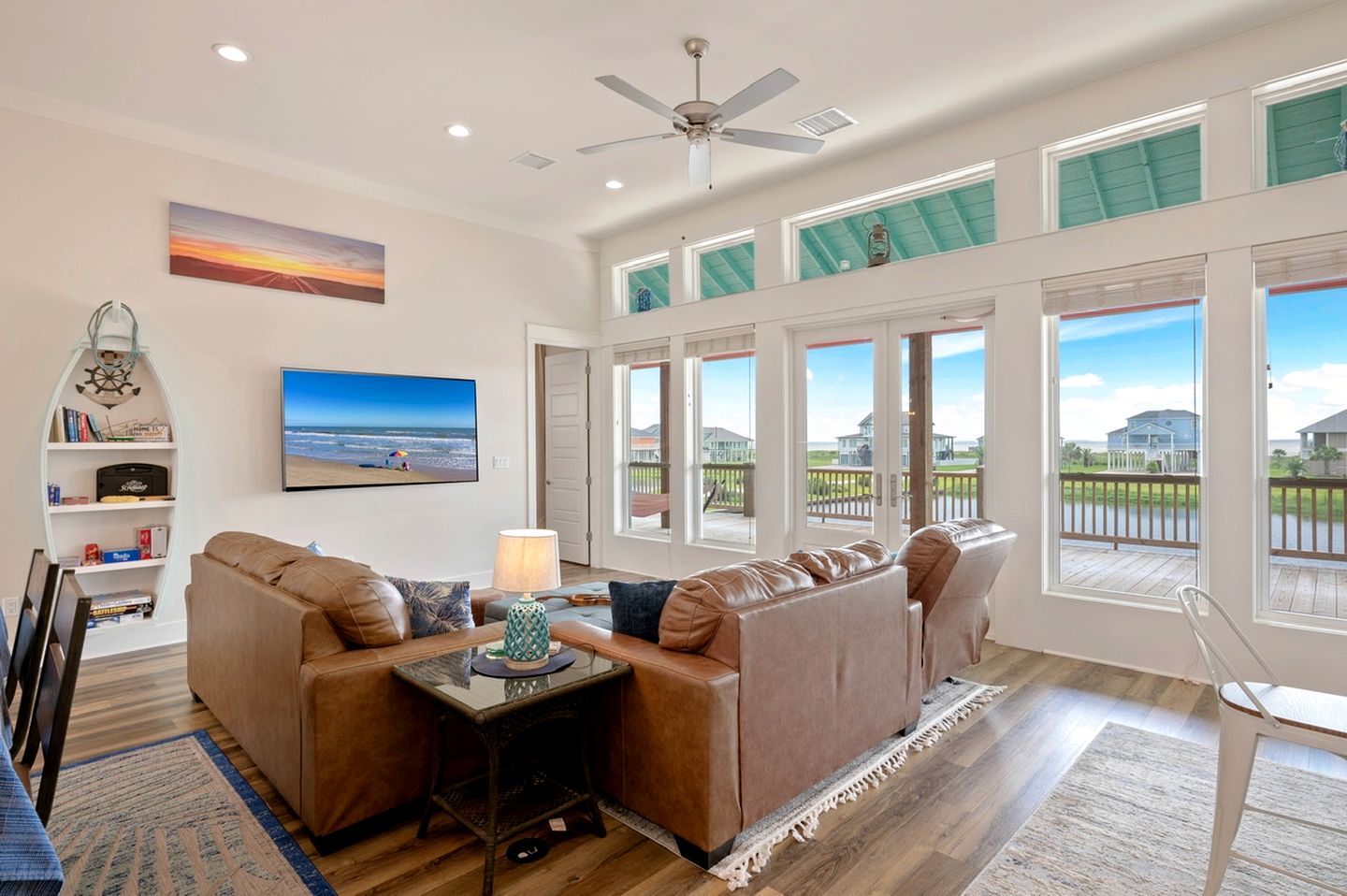 Glorious Beach House with Fantastic Sights in Crystal Beach, Texas