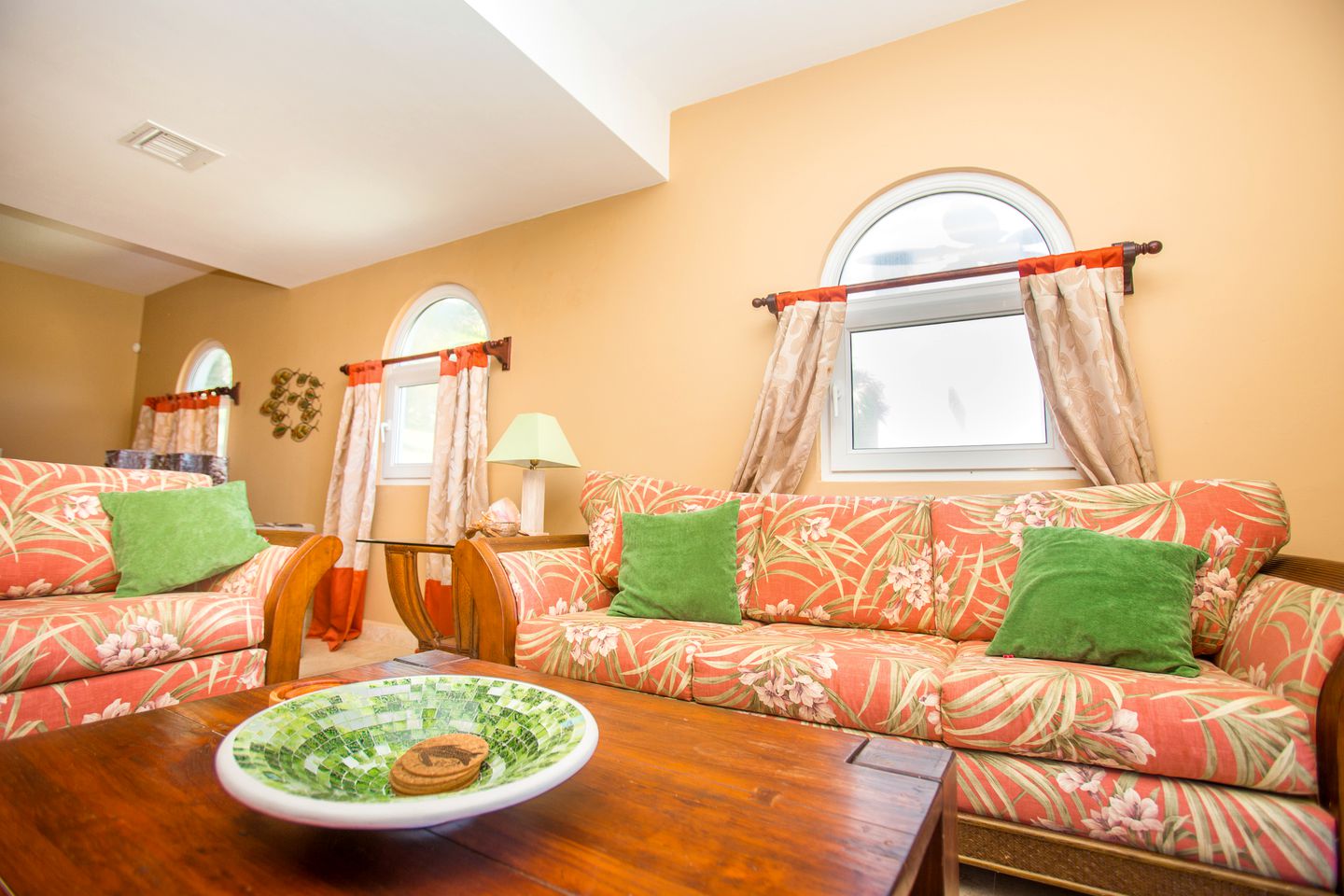 Luxury Cottage with an Oceanfront Pool and Amazing Views in Roatan, Honduras