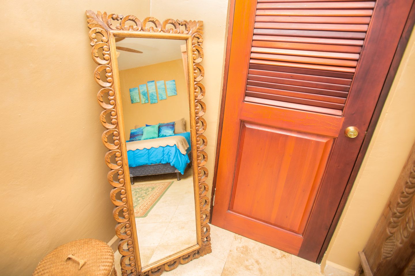 Luxury Cottage with an Oceanfront Pool and Amazing Views in Roatan, Honduras