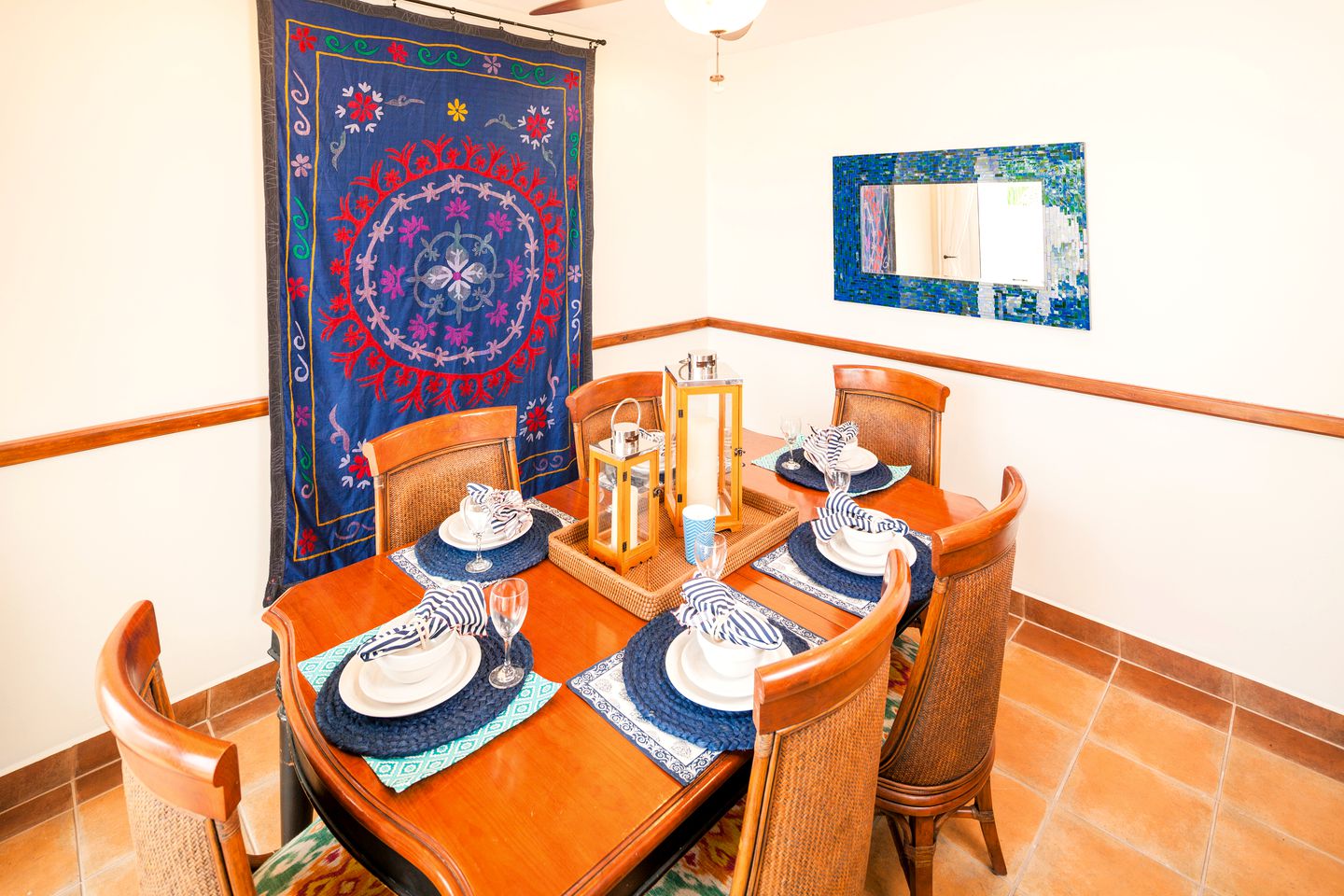 Beachside Villa Rental with an Infinity Pool near West Bay Beach, Honduras