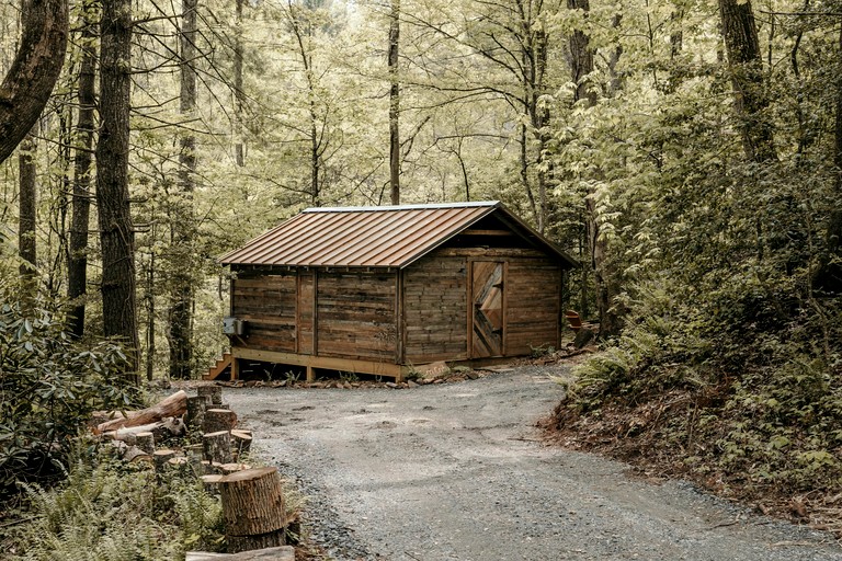 Cabins (United States of America, Zirconia, North Carolina)