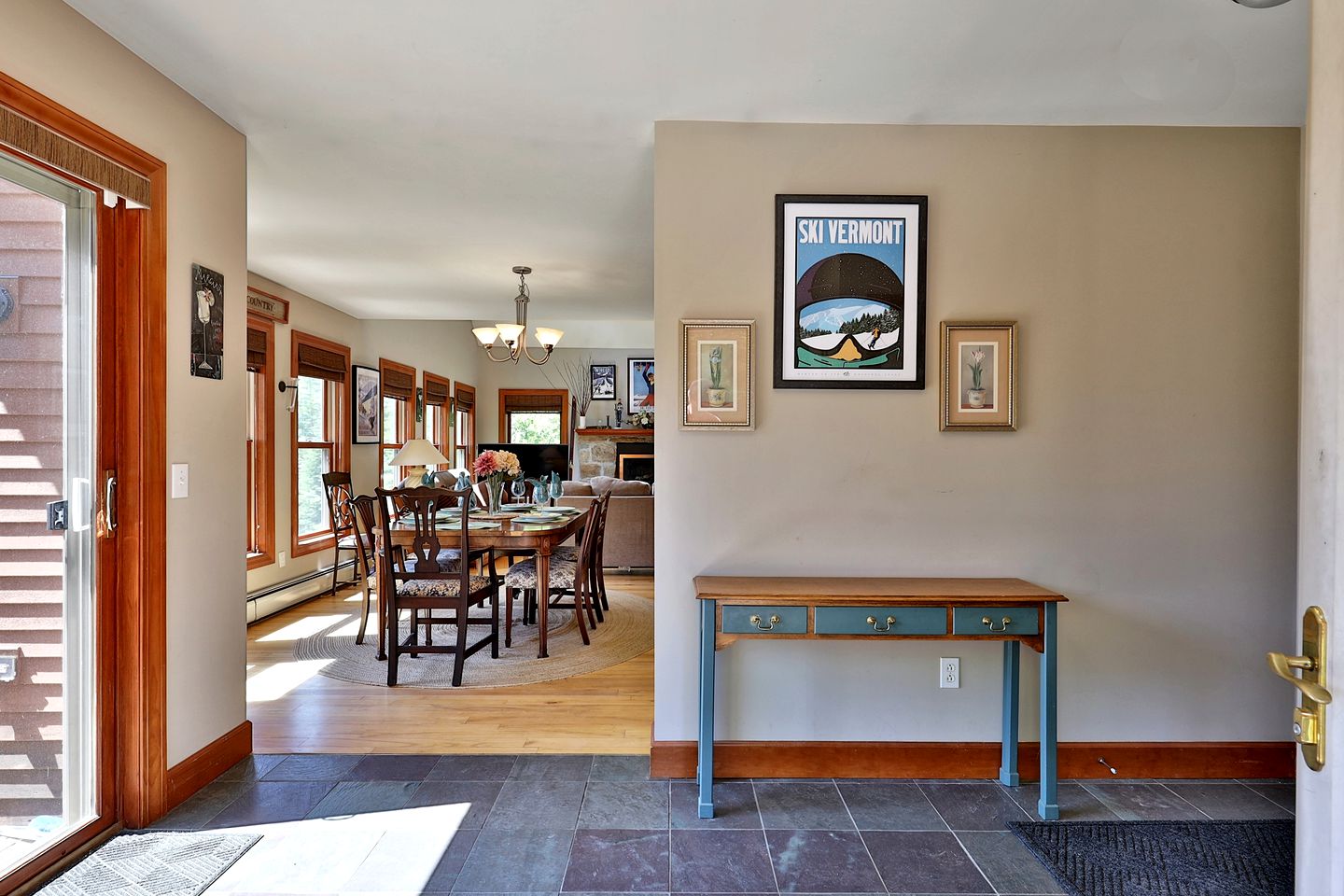Pet-Friendly Cabin in the Heart of Vermont's Ski Country with Hot-Tub and Private Deck to Enjoy the Views of Pico Mountain