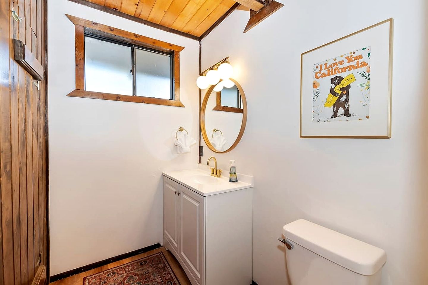 Cosmic Escape: Cabin with Fire Pit for Stargazers in California