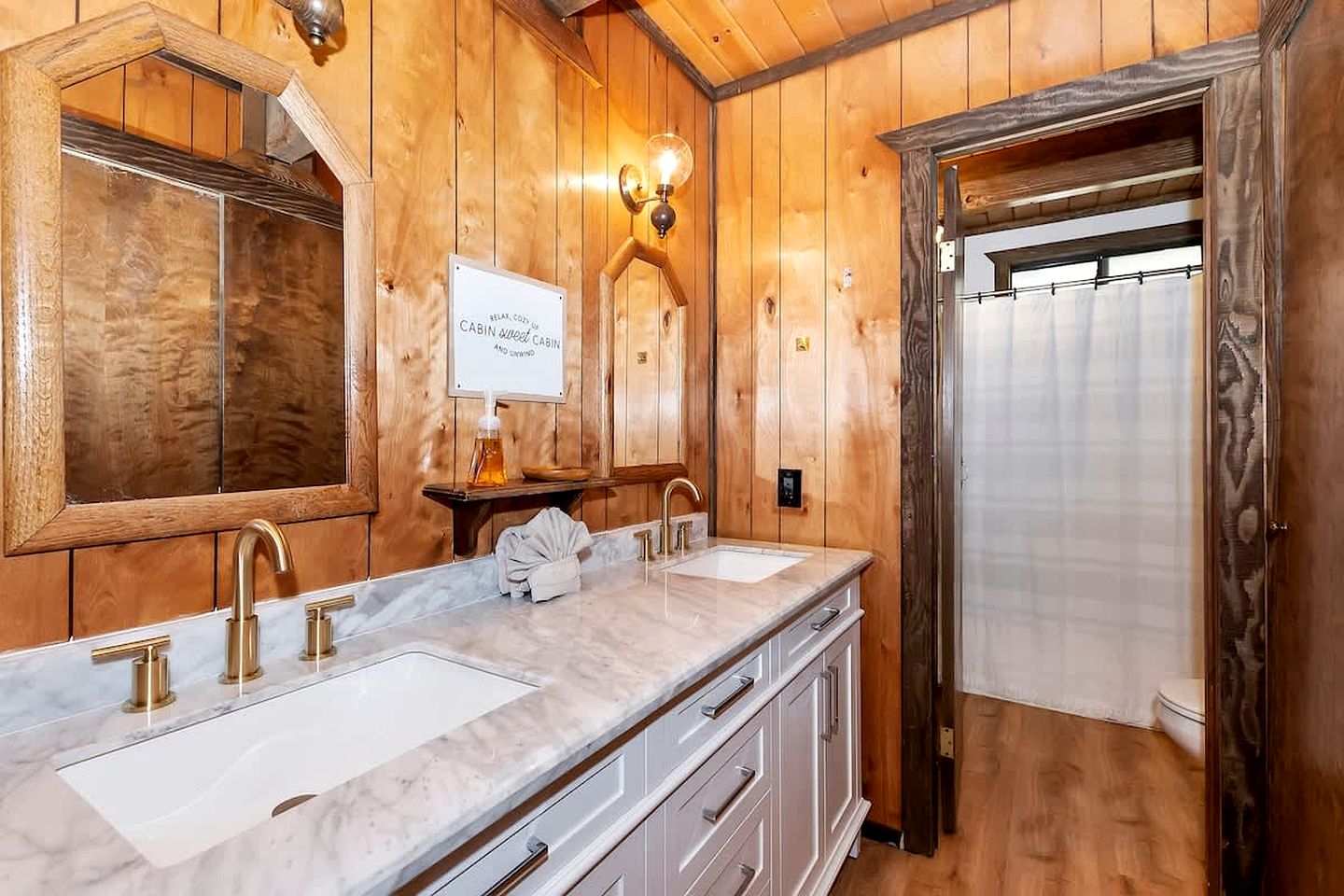 Cosmic Escape: Cabin with Fire Pit for Stargazers in California