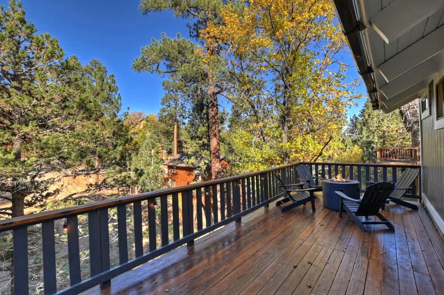 Cosmic Escape: Cabin with Fire Pit for Stargazers in California
