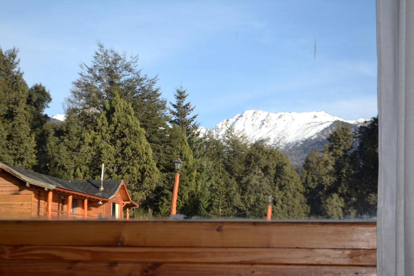 Romantic Lakeside Cabin for Two near the Beach in Villa Traful, Argentina
