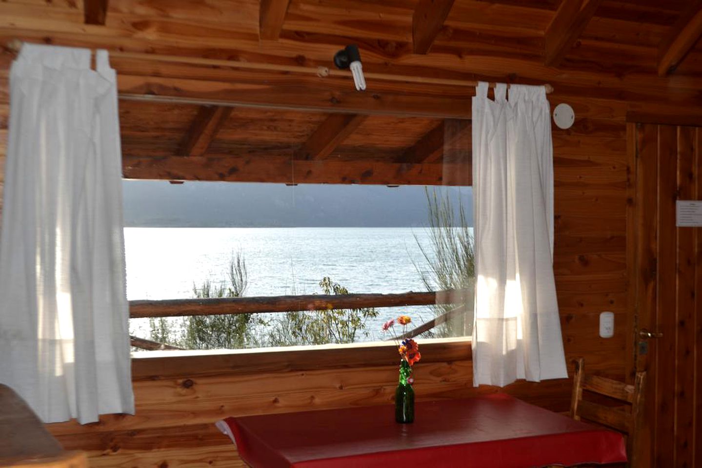 Romantic Lakeside Cabin for Two near the Beach in Villa Traful, Argentina