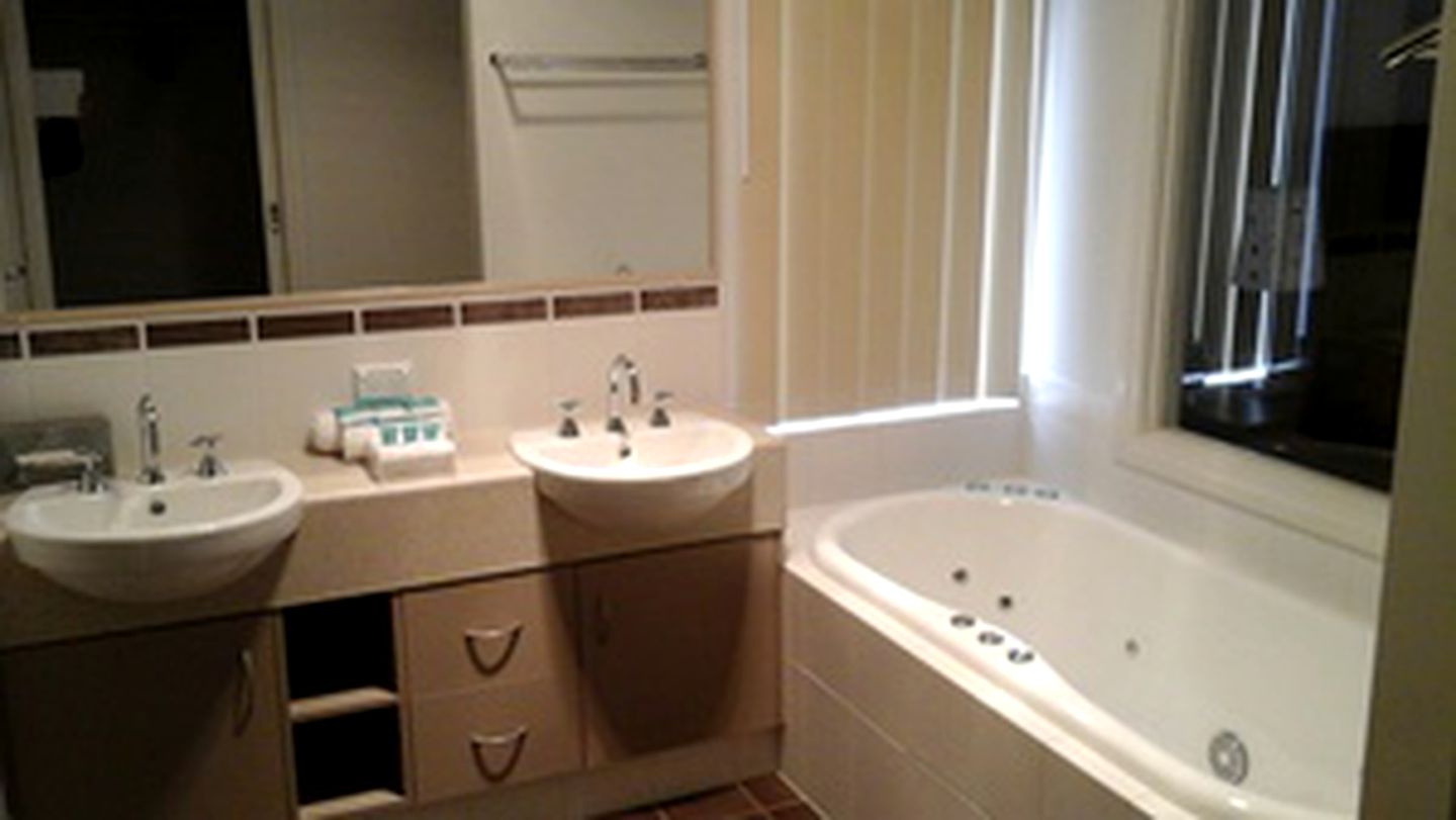 Gorgeous Vacation Rental with a Spa Bathtub in Albany, Western Australia
