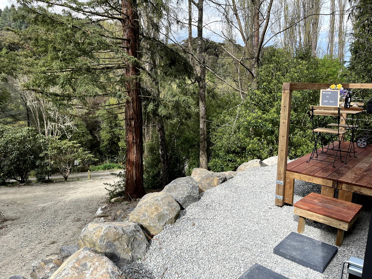 Peaceful Tiny House with Stunning Landscape next to Waianakarua River in South Island, New Zealand