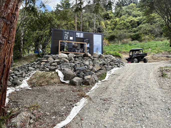 Tiny Houses (New Zealand, Herbert, South Island)