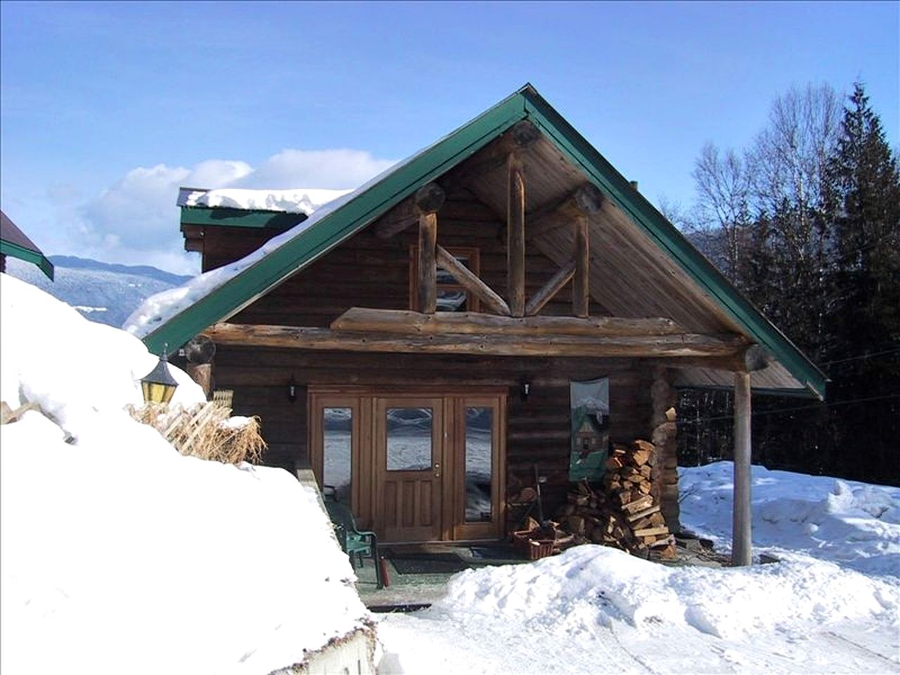 Cozy A-Frame Cabin Rental near Revelstoke Mountain, British Columbia