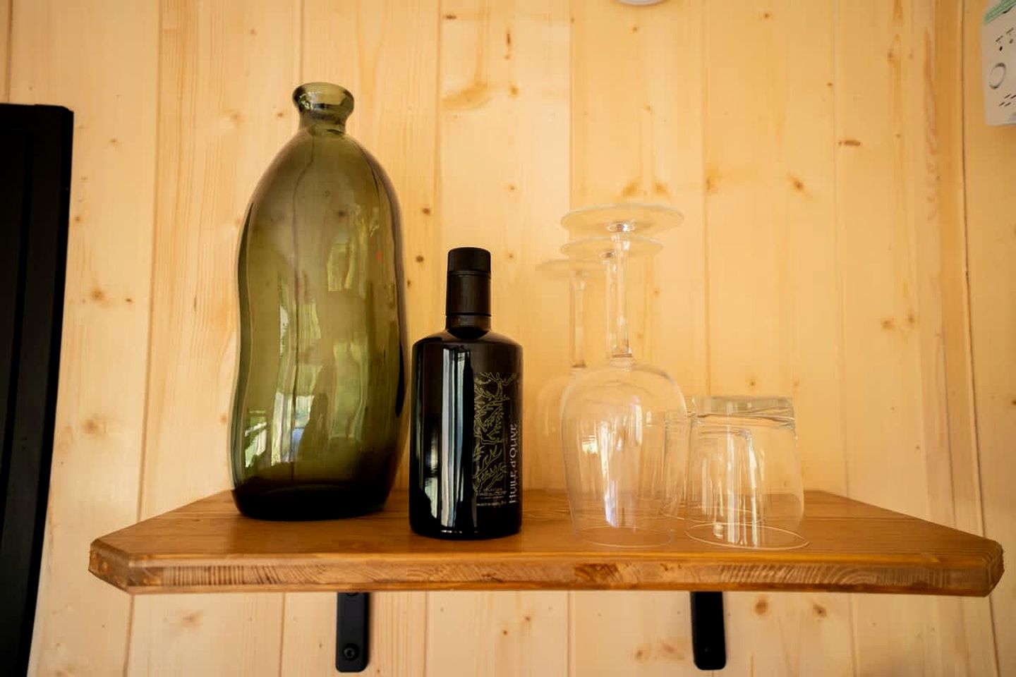 Secluded Tiny Home with Vineyard & Pond Views near the Beach, La Londe-les-Maures, France