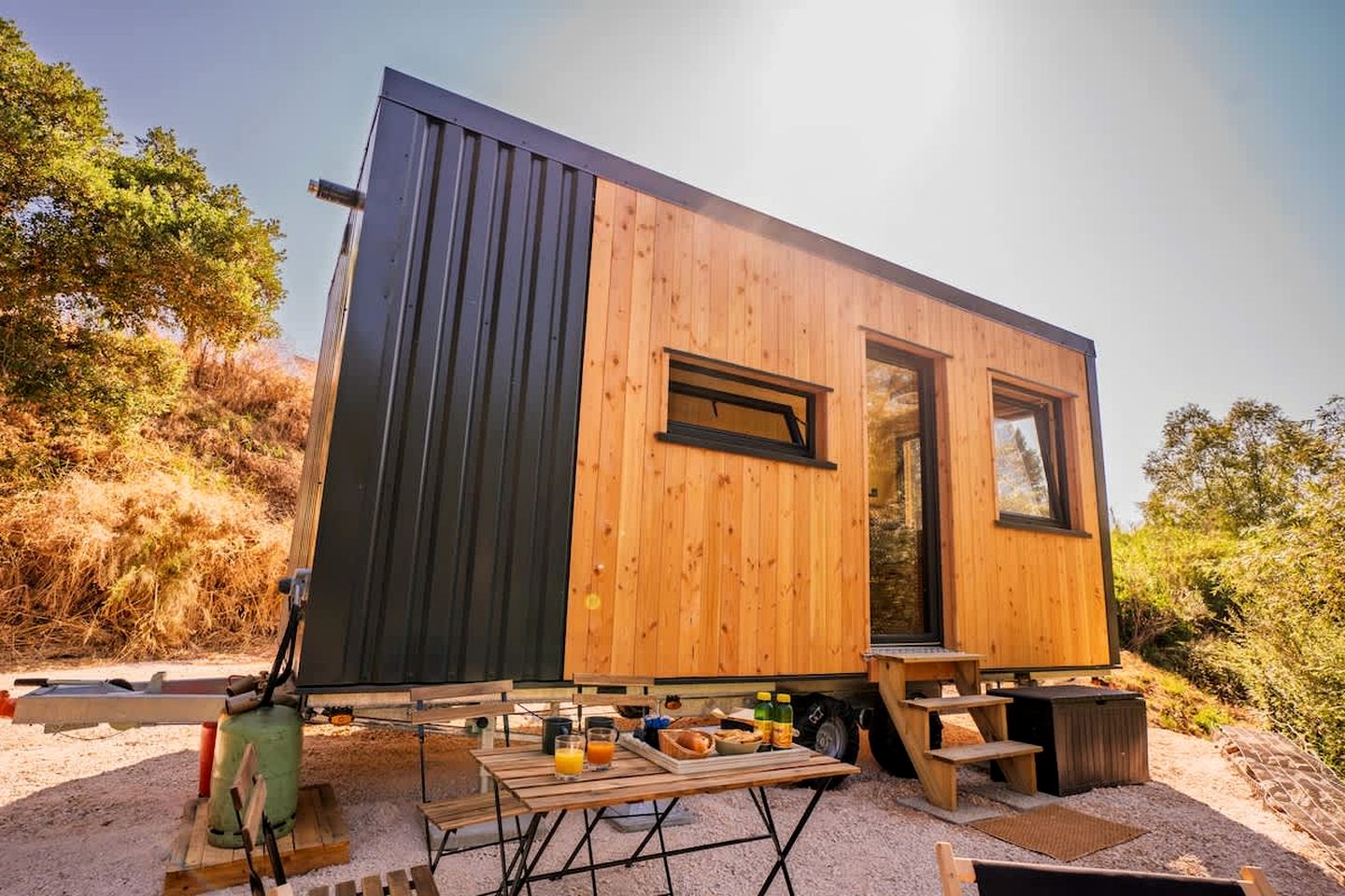 Secluded Tiny Home with Vineyard & Pond Views near the Beach, La Londe-les-Maures, France