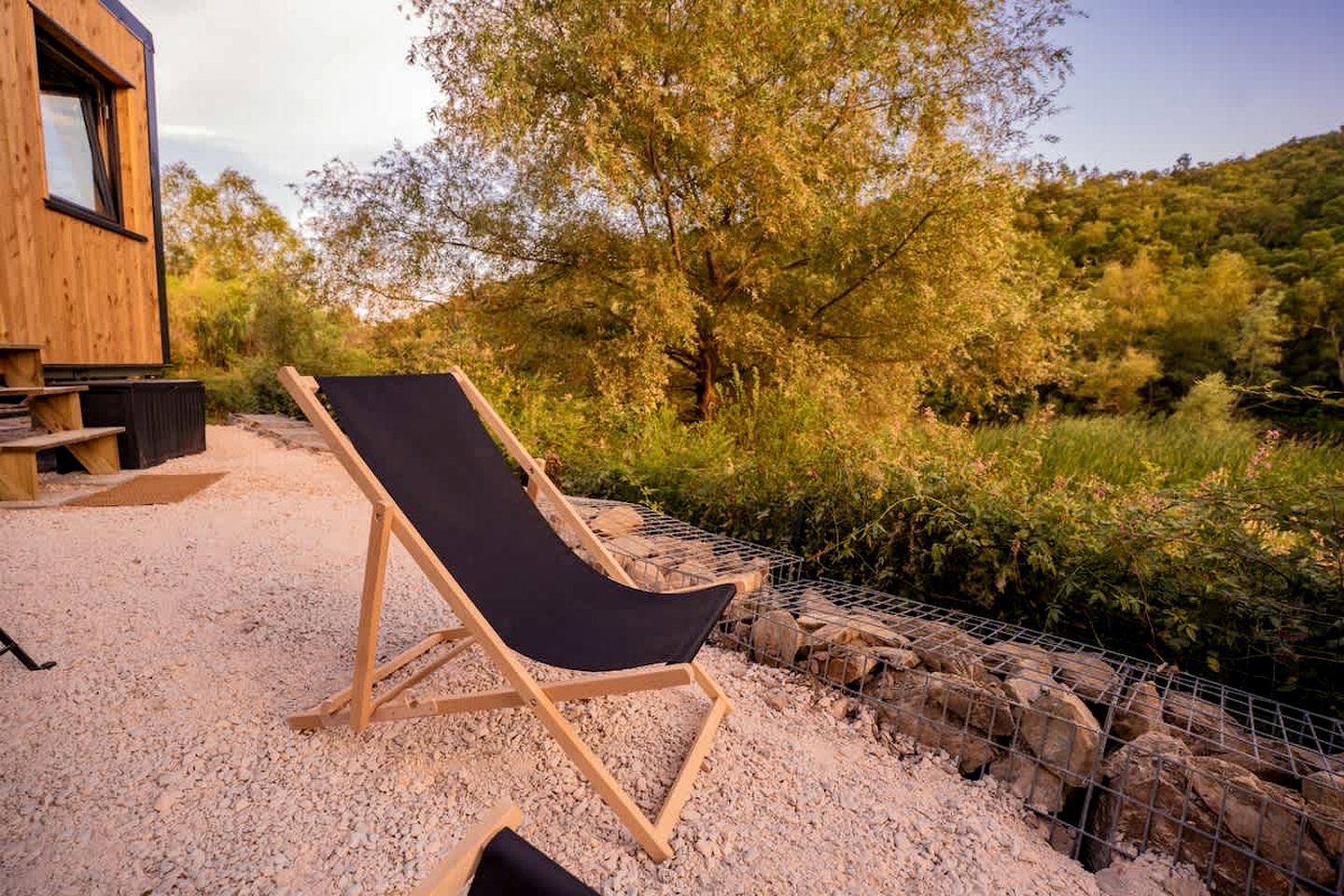 Secluded Tiny Home with Vineyard & Pond Views near the Beach, La Londe-les-Maures, France