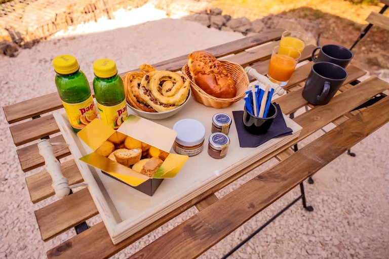 Vacation Rentals (France, --, Provence-Alpes-Côte d'Azur)