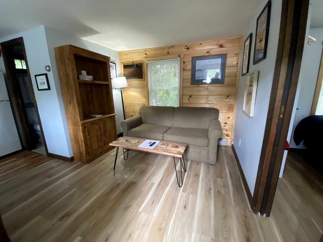 Cozy Maine Cottage with Outdoor Dining & Modern Comforts near Camden