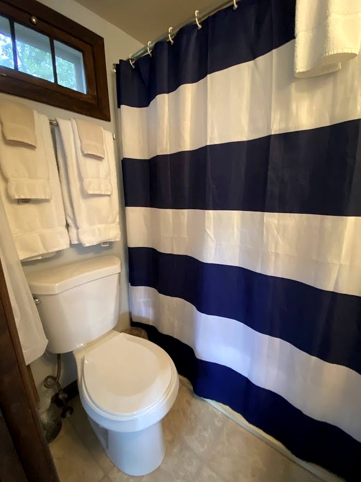 Cozy Maine Cottage with Outdoor Dining & Modern Comforts near Camden