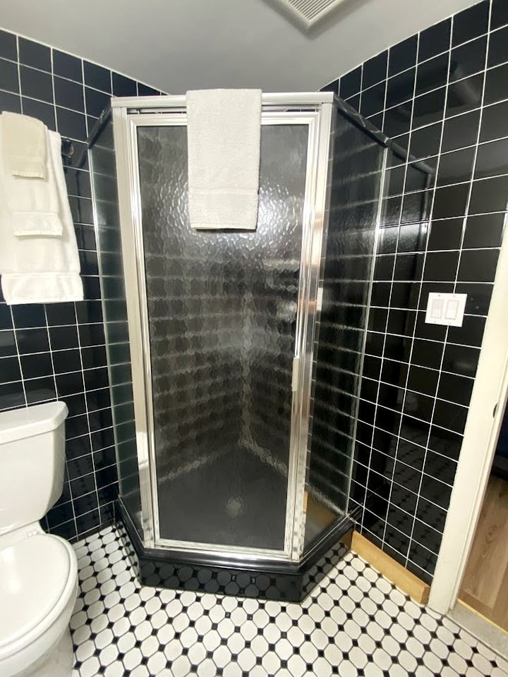 Cozy Cottage with Private Patio & Modern Amenities near Camden, Maine