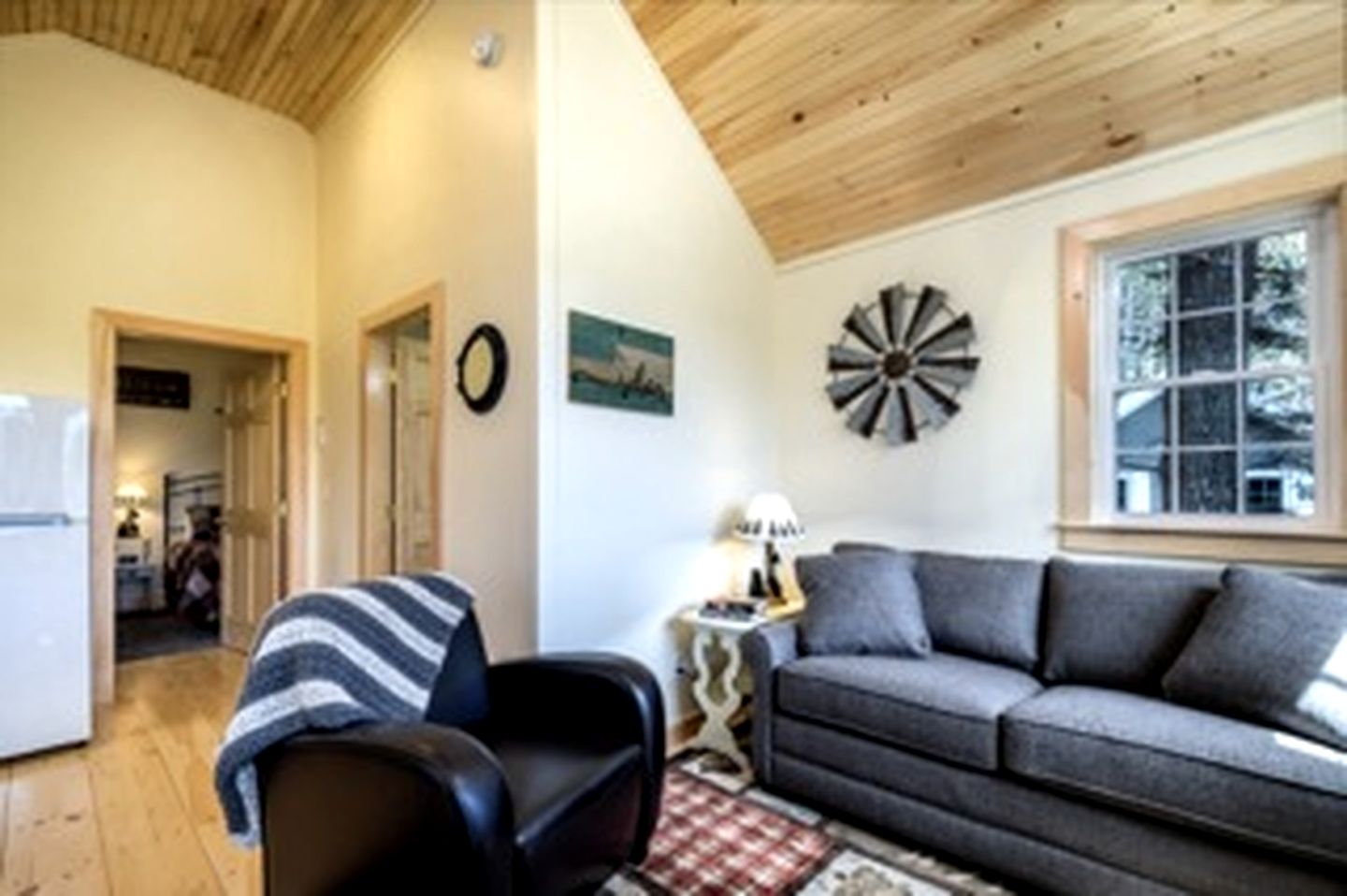 Charming Cottage Retreat with Private Deck and BBQ near Camden, Maine