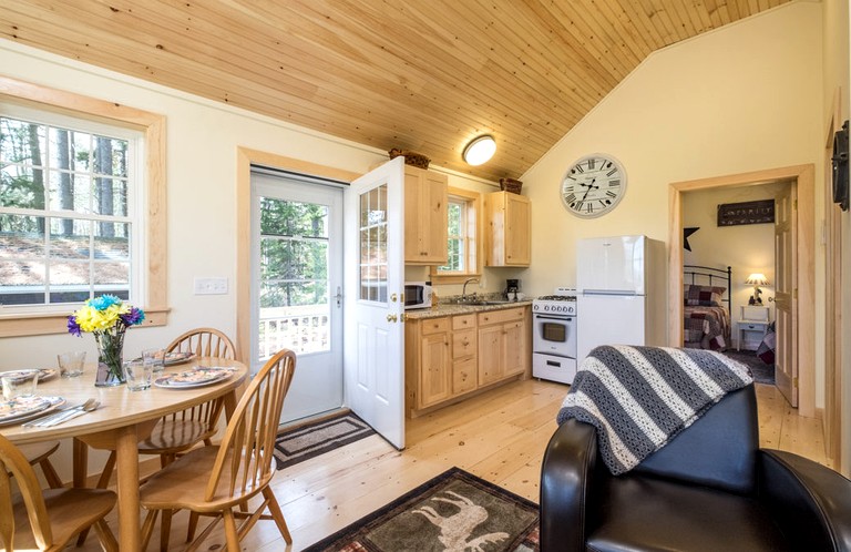 Cottages (United States of America, Lincolnville, Maine)