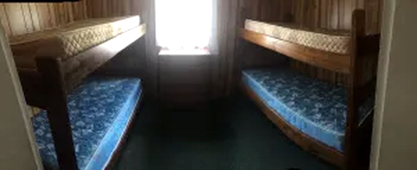 Picturesque Cottage Rentals with Direct Access to Oneida Lake in Cleveland, New York