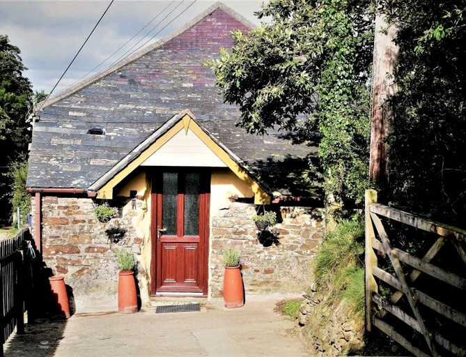 Cozy Cottage Barn near the Coast in Cornwall, England