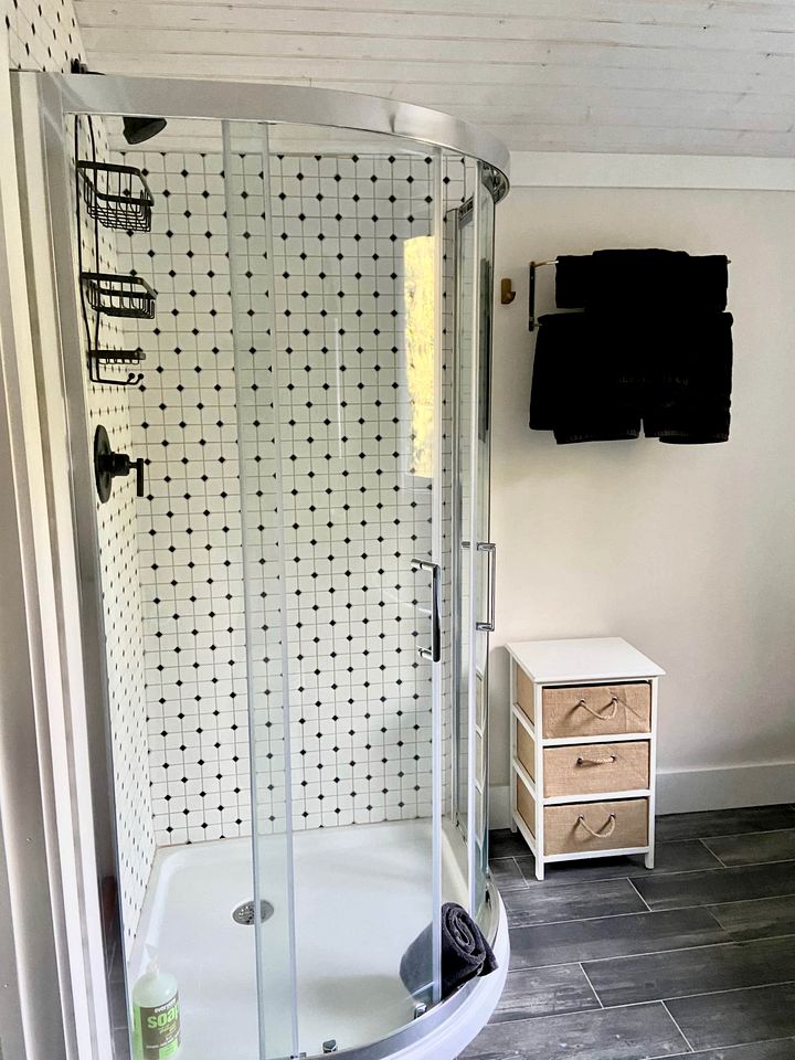 Cottage Charm: Unwind with Your Family in Lake Toxaway, NC