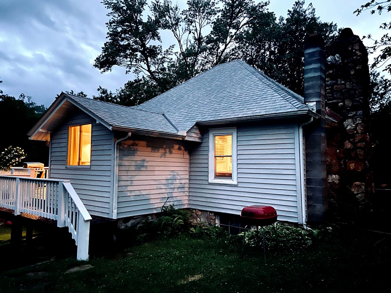 Cottage Charm: Unwind with Your Family in Lake Toxaway, NC