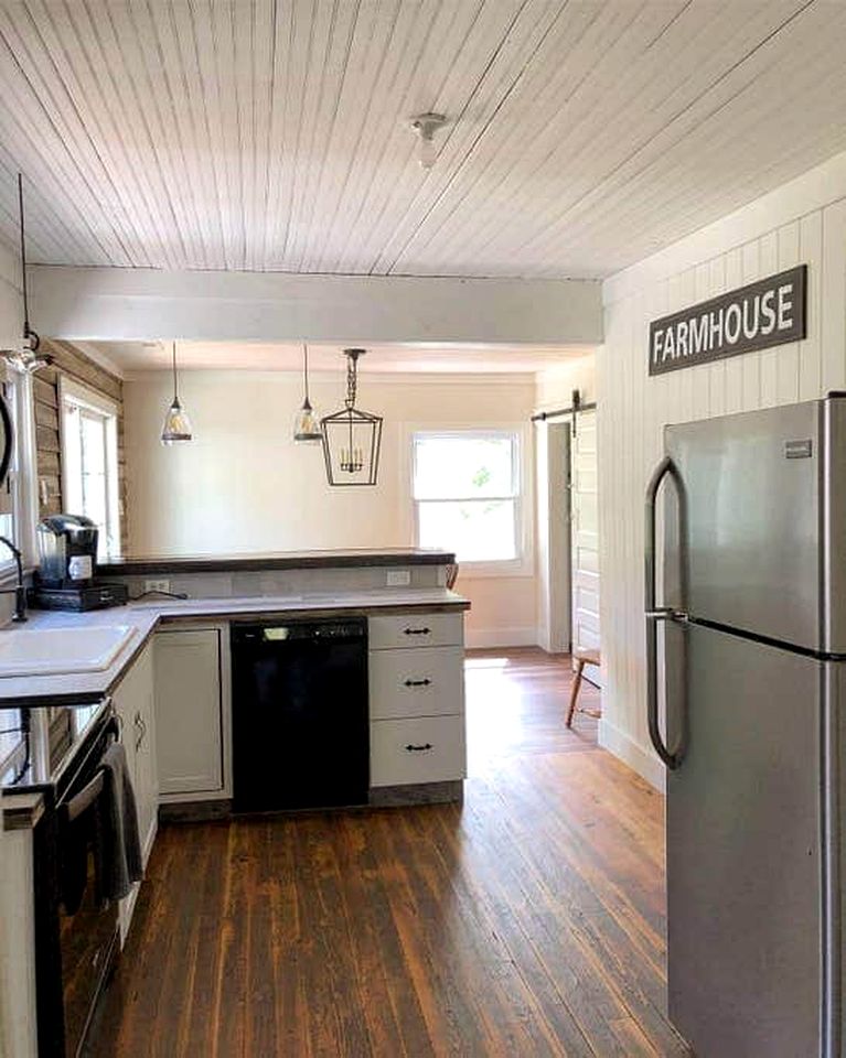 Cottage Charm: Unwind with Your Family in Lake Toxaway, NC