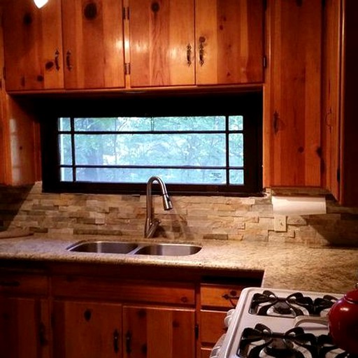 Cabins (Lake Arrowhead, California, United States)