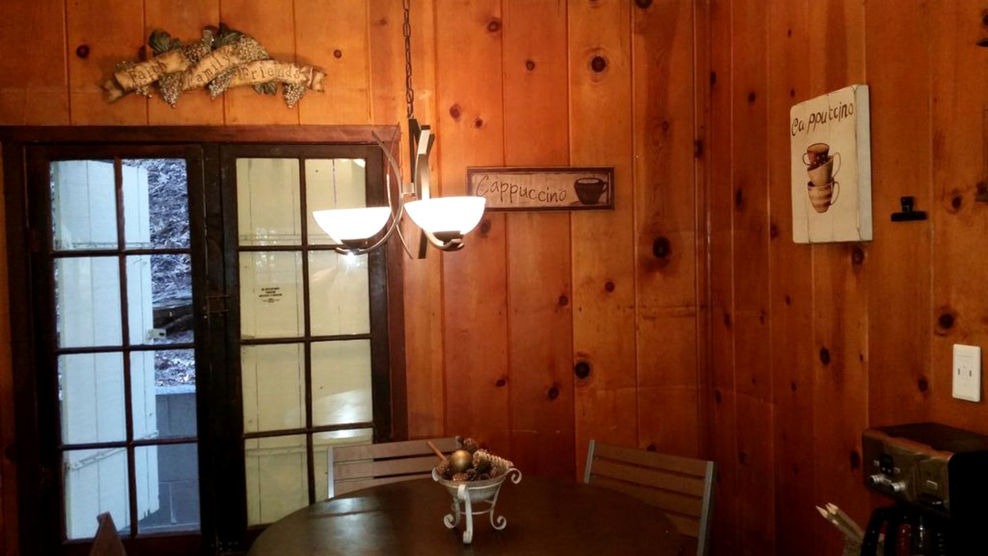 Secluded Cabin Rental with Fireplace near Lake Arrowhead in California