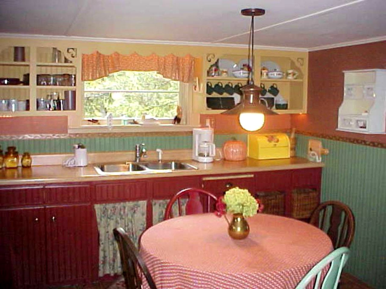 Cottage Guesthouse on Lakeview Lake, Michigan