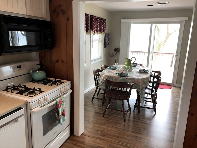 Cottages (United States of America, Himrod, New York)