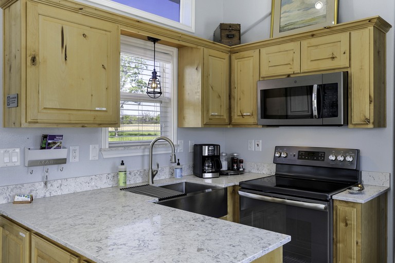 Cabins (United States of America, --, --)