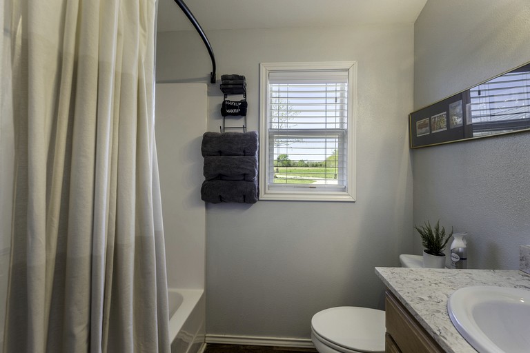 Cabins (United States of America, --, --)