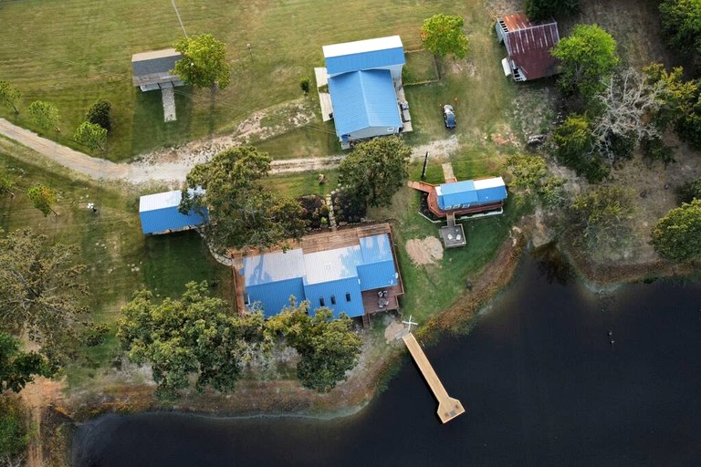 Cabins (United States of America, --, --)